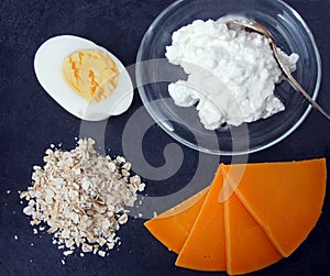 Natural source of vitamin B2 Ã¢â¬â egg, oatmeal, cheese